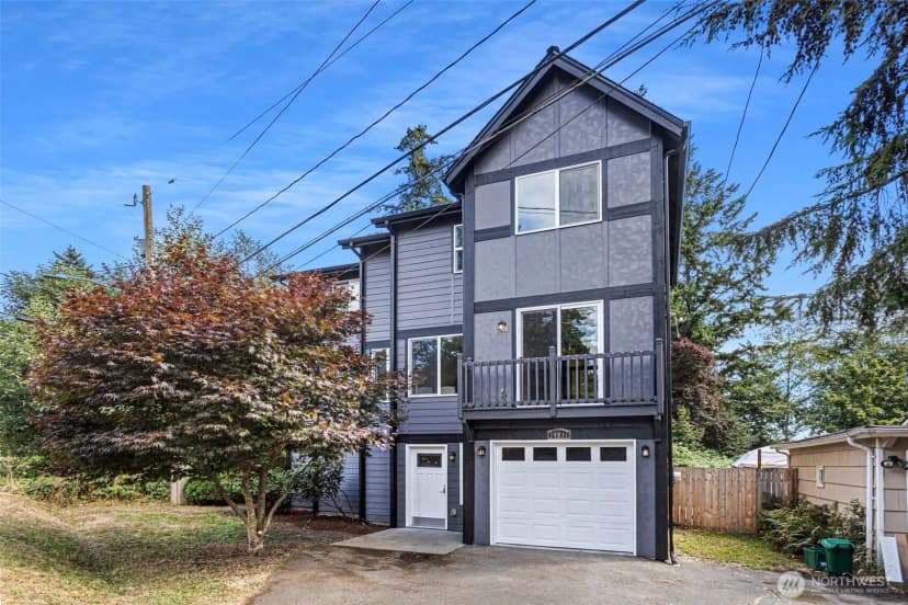 Property photo for 14011 Roosevelt Way N, Seattle
