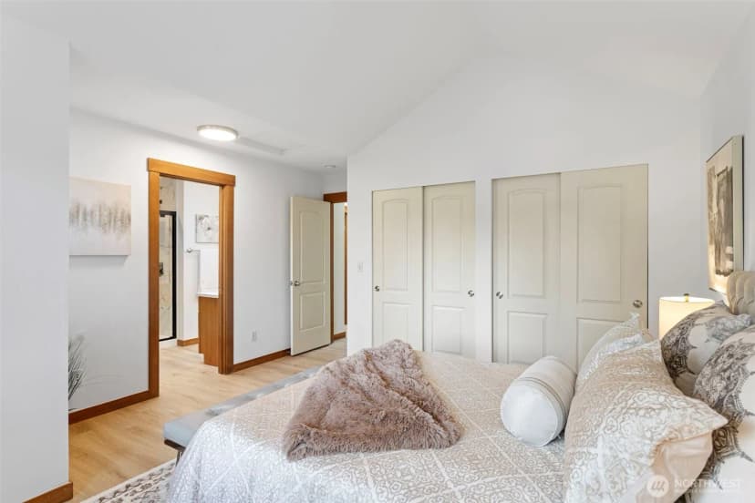 Property photo for 14011 Roosevelt Way N, Seattle photo 23