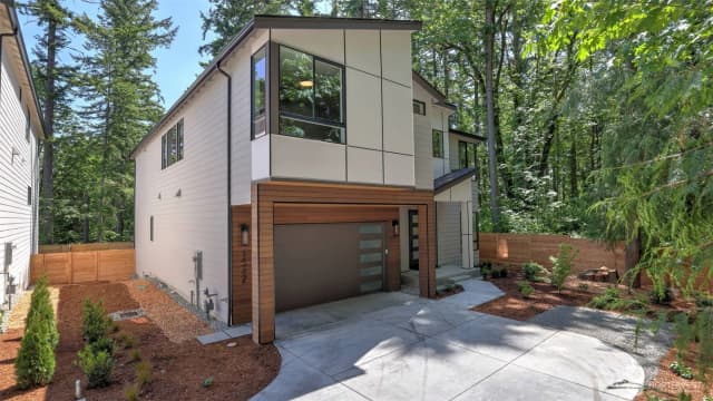 Property photo for 1542 213th Court Ne, Sammamish photo 2