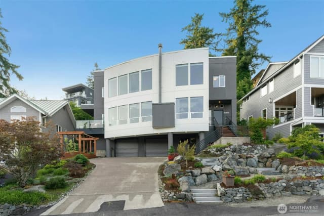 Property photo for 8812 Ne 117th Place, Kirkland