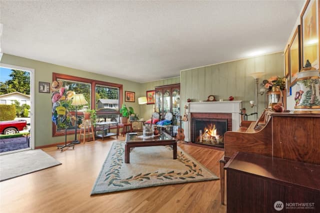 Property photo for 15931 Se 1st Street, Bellevue photo 3