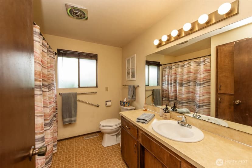 Property photo for 1366 W Sequim Bay Road, Sequim photo 18