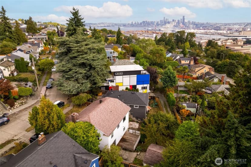 Property photo for 4038 34th Avenue Sw, Seattle photo 16