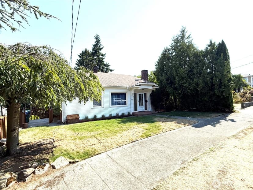 Property photo for 4038 34th Avenue Sw, Seattle