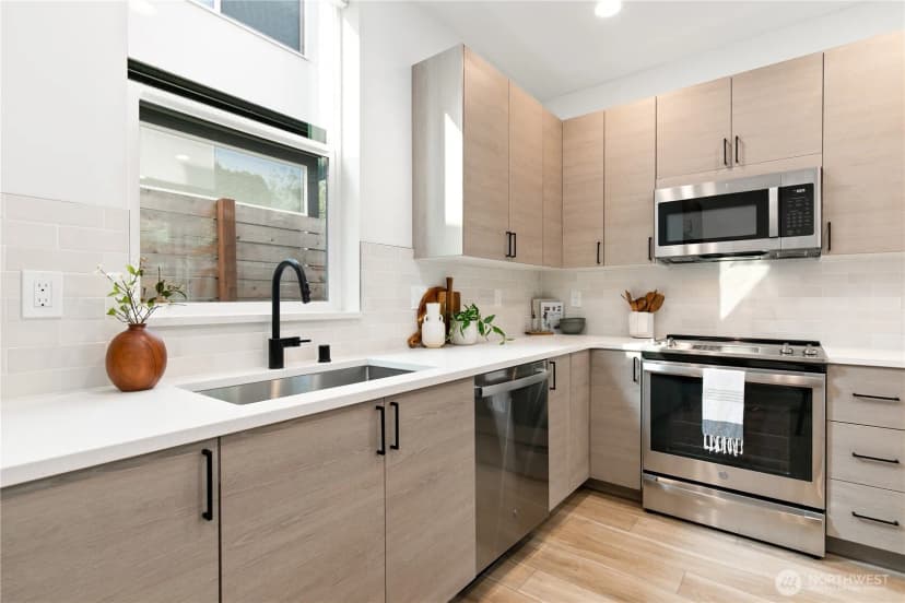 Property photo for 8504 8th Avenue S, Seattle photo 8