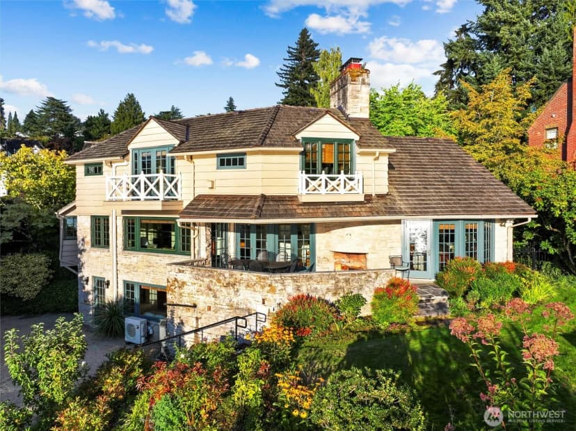 Property photo for 3335 43rd Avenue Ne, Seattle photo 34
