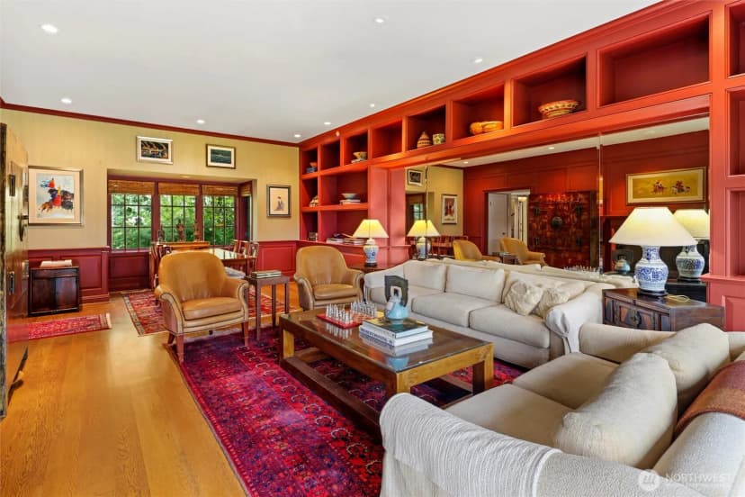 Property photo for 3335 43rd Avenue Ne, Seattle photo 12