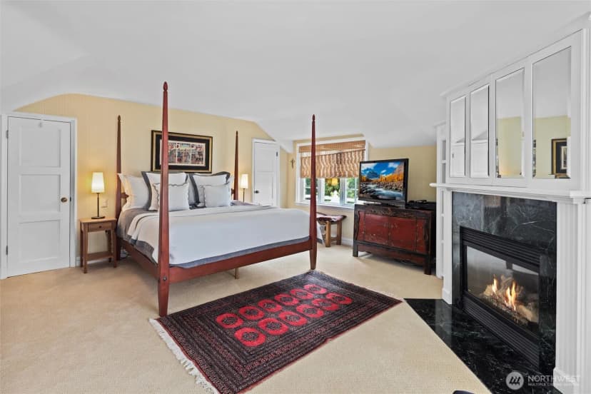 Property photo for 3335 43rd Avenue Ne, Seattle photo 17