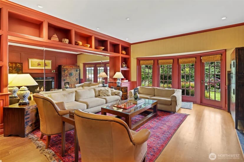 Property photo for 3335 43rd Avenue Ne, Seattle photo 11