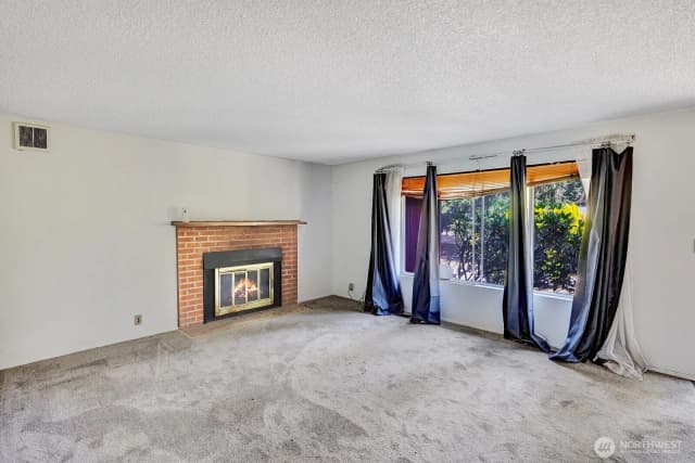 Property photo for 31119 5th Avenue S, Federal Way photo 2