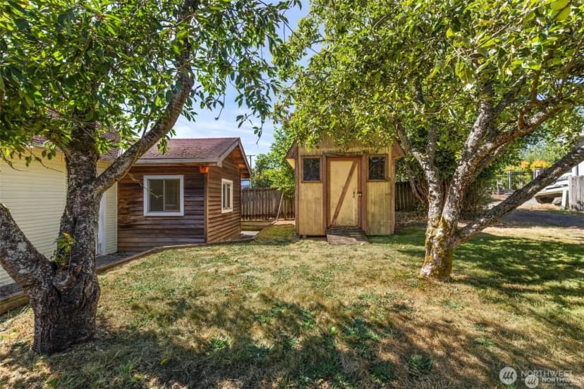 Property photo for 26005 Washington Boulevard Ne, Kingston photo 33