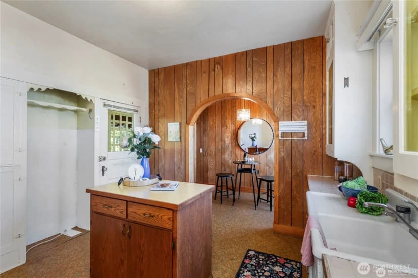 Property photo for 26005 Washington Boulevard Ne, Kingston photo 19