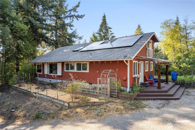 Property photo for 17148 Russian Hill Lane Se, Rainier photo 3