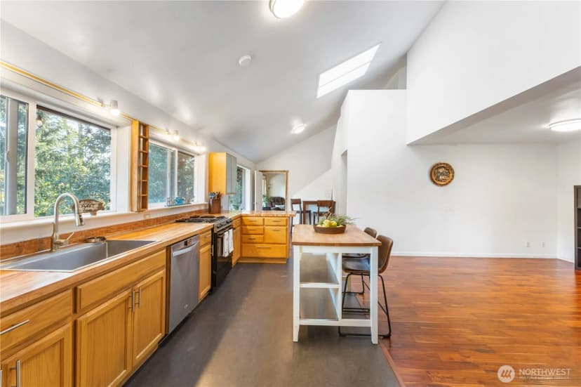 Property photo for 17148 Russian Hill Lane Se, Rainier photo 11