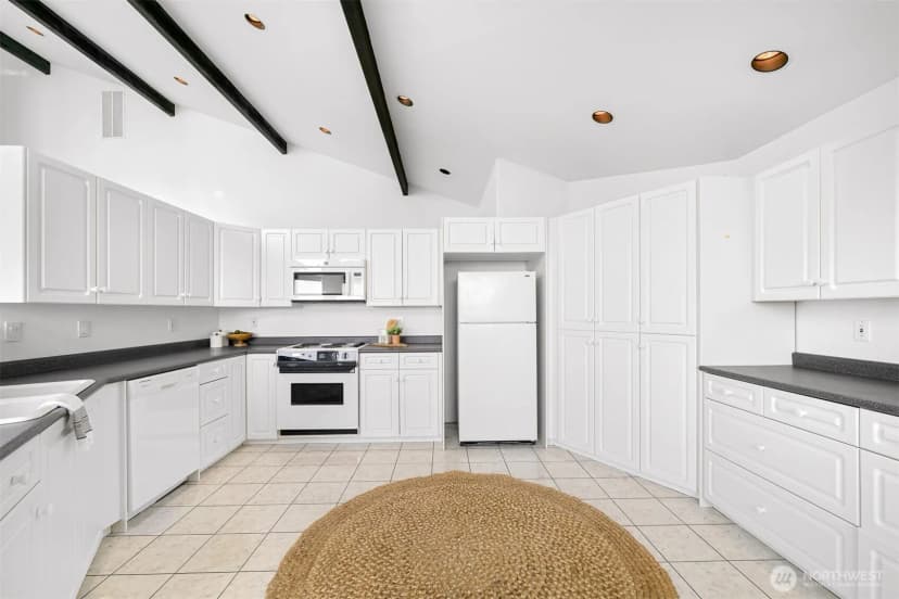 Property photo for 901 Hughes Avenue, Blaine photo 13