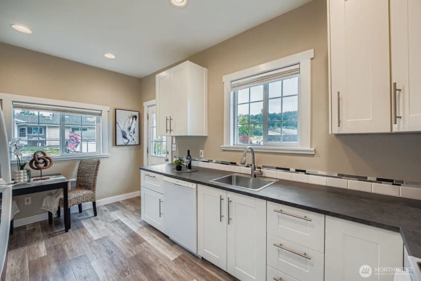 Property photo for 25813 Lawson Street, Black Diamond photo 13