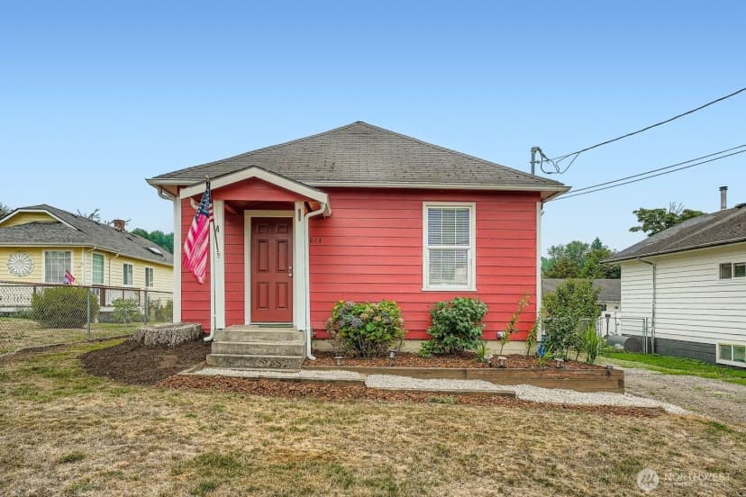 Property photo for 25813 Lawson Street, Black Diamond photo 2