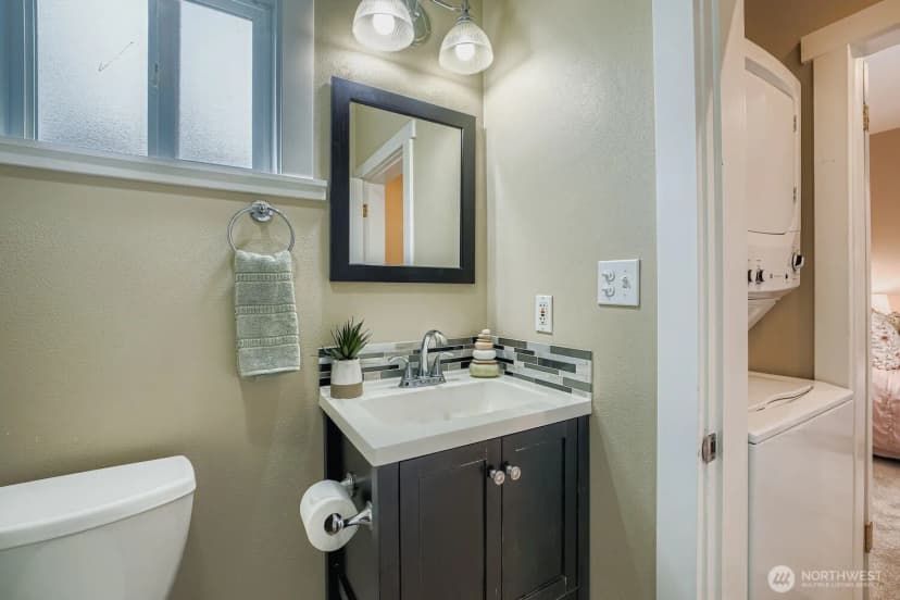 Property photo for 25813 Lawson Street, Black Diamond photo 20