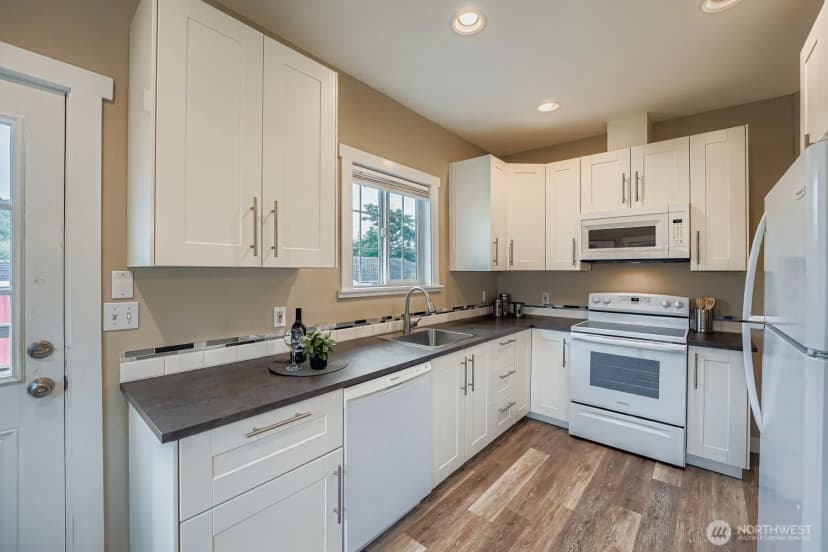 Property photo for 25813 Lawson Street, Black Diamond photo 12