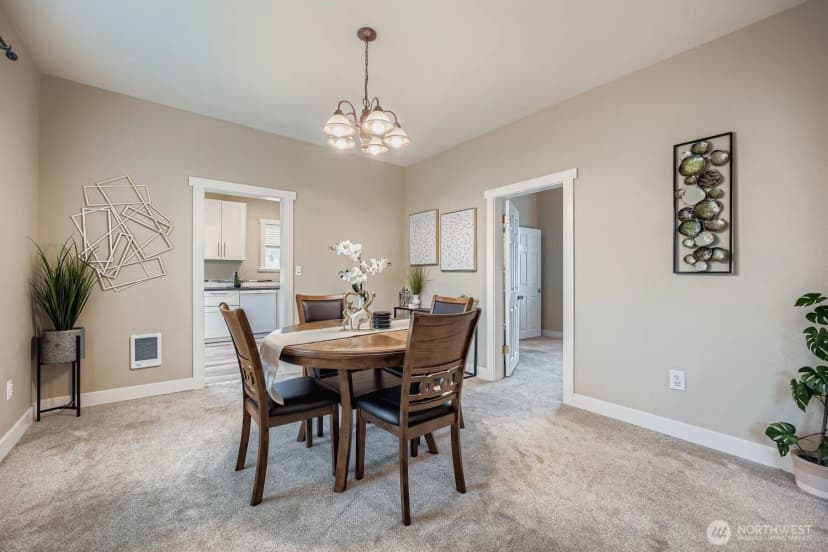 Property photo for 25813 Lawson Street, Black Diamond photo 8
