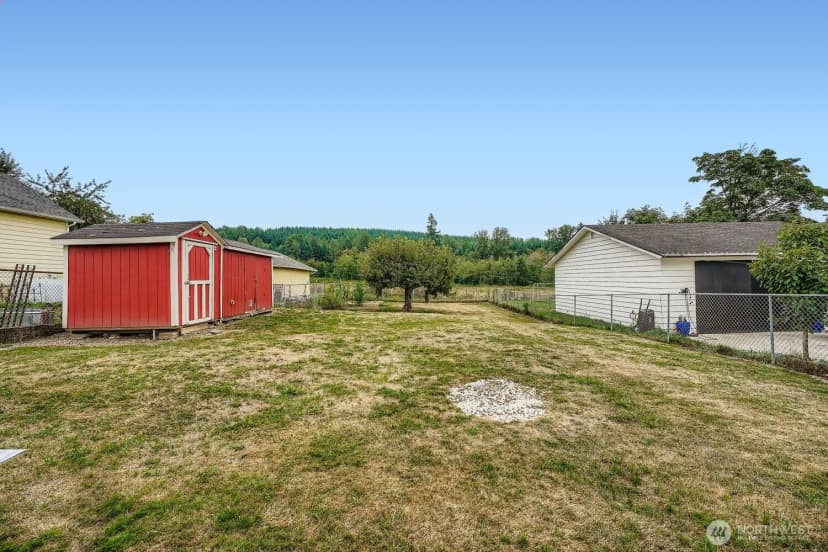 Property photo for 25813 Lawson Street, Black Diamond photo 27