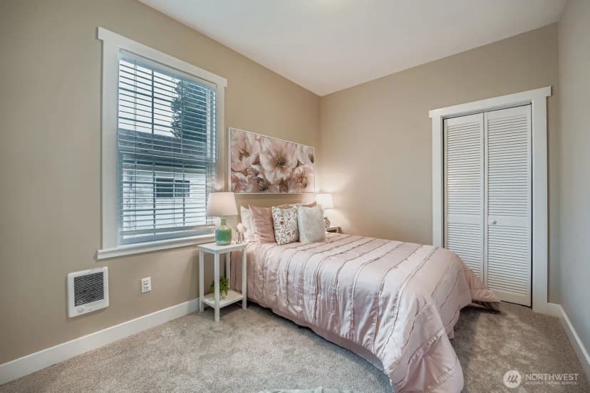 Property photo for 25813 Lawson Street, Black Diamond photo 16