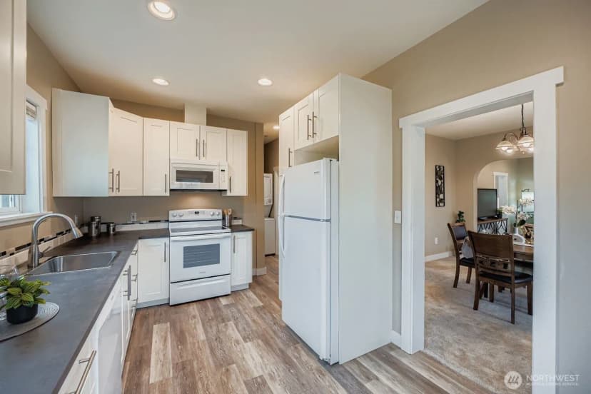 Property photo for 25813 Lawson Street, Black Diamond photo 14