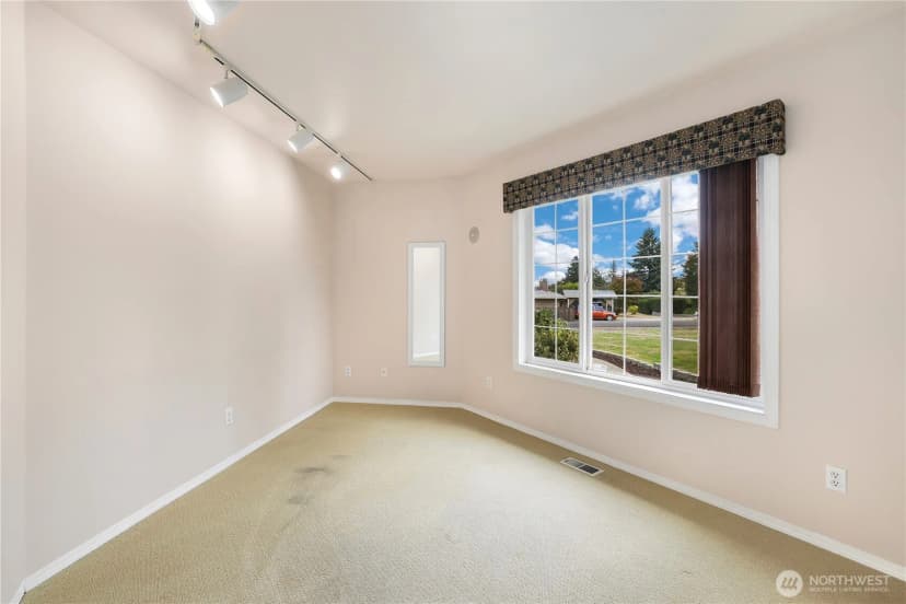Property photo for 6914 86th Street E, Puyallup photo 17