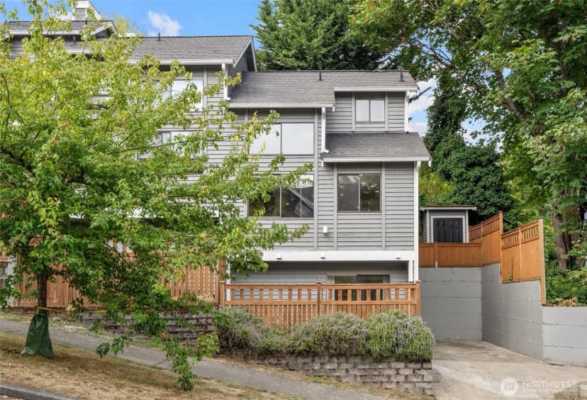 Property photo for 202 25th Avenue E #d, Seattle photo 24