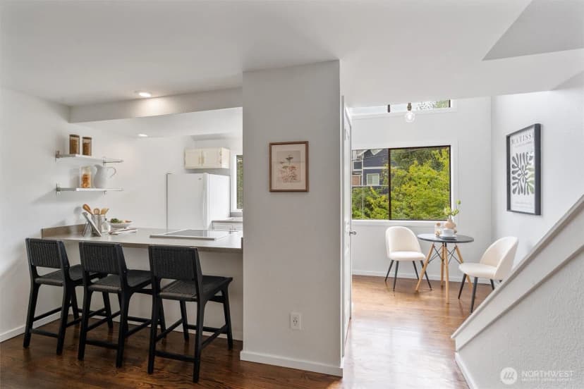 Property photo for 202 25th Avenue E #d, Seattle photo 5