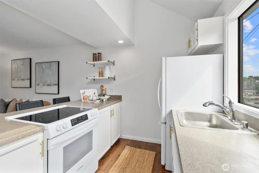 Property photo for 202 25th Avenue E #d, Seattle photo 7