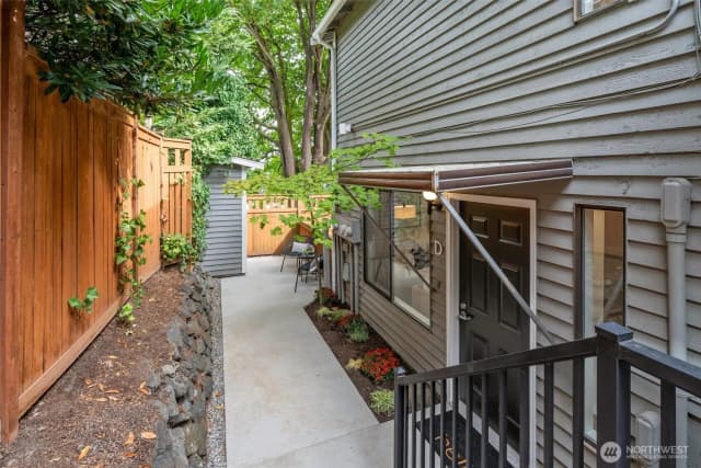 Property photo for 202 25th Avenue E #d, Seattle