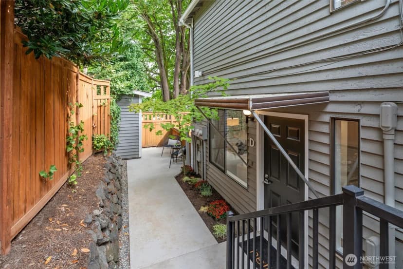 Property photo for 202 25th Avenue E #d, Seattle