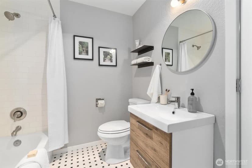 Property photo for 202 25th Avenue E #d, Seattle photo 18