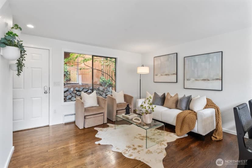Property photo for 202 25th Avenue E #d, Seattle photo 3