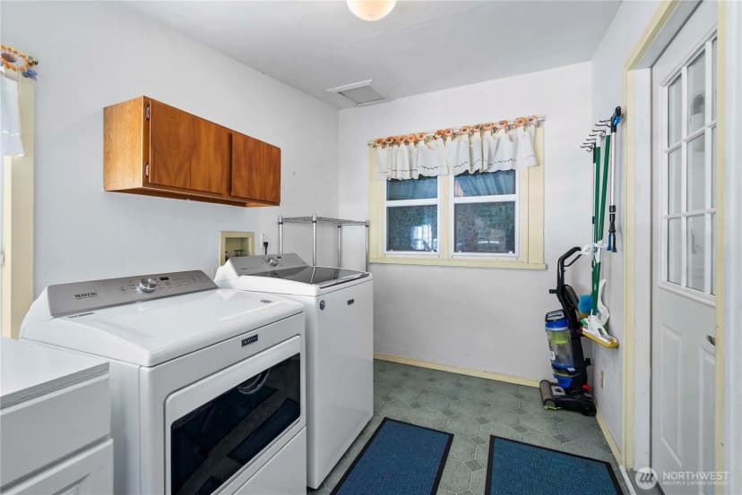 Property photo for 8220 Chambers Creek Road W, University Place photo 4