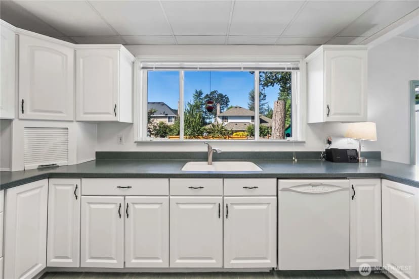 Property photo for 8220 Chambers Creek Road W, University Place photo 12