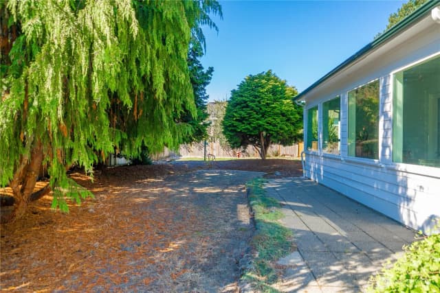 Property photo for 8220 Chambers Creek Road W, University Place photo 3