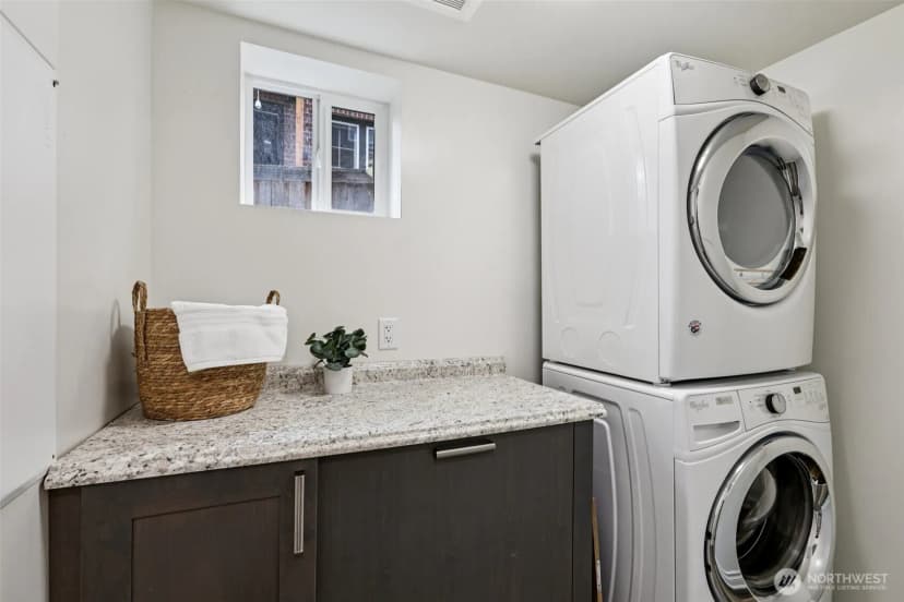 Property photo for 8258 Interlake Avenue N, Seattle photo 28