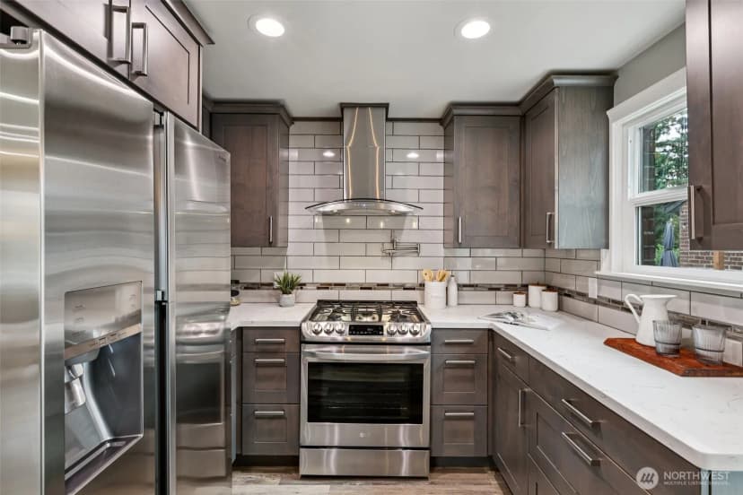Property photo for 8258 Interlake Avenue N, Seattle photo 10