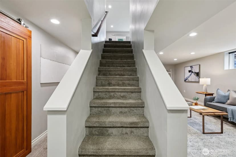 Property photo for 8258 Interlake Avenue N, Seattle photo 24