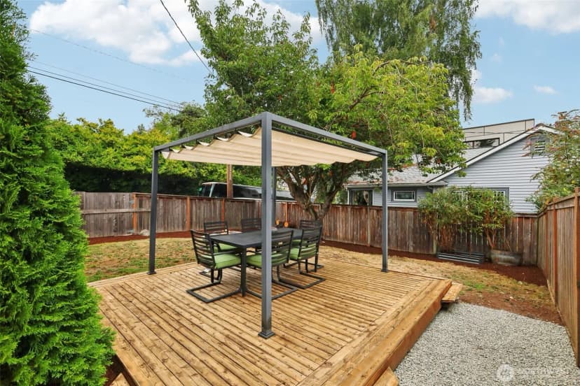 Property photo for 8258 Interlake Avenue N, Seattle photo 33