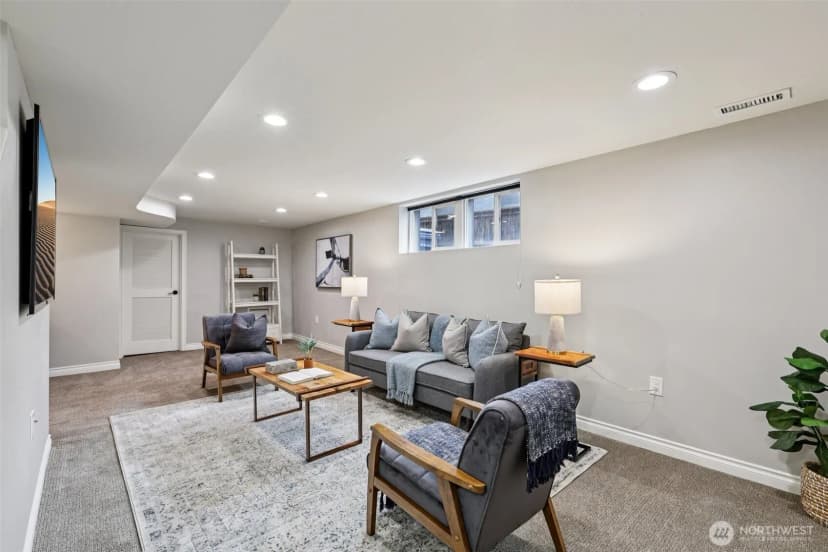 Property photo for 8258 Interlake Avenue N, Seattle photo 25