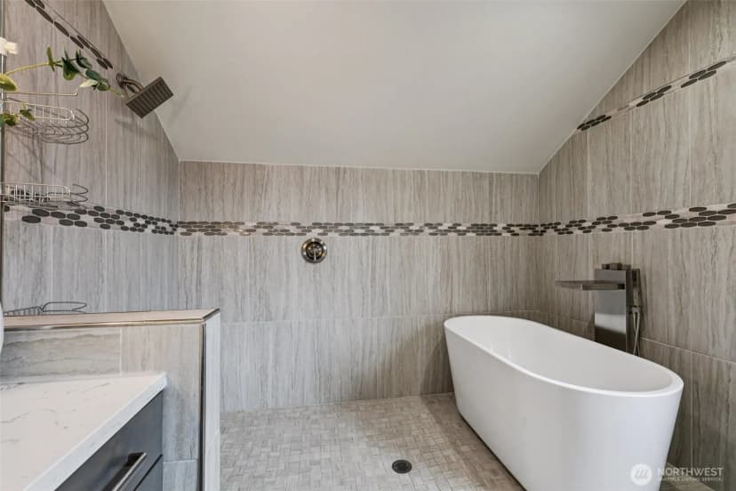 Property photo for 8258 Interlake Avenue N, Seattle photo 23