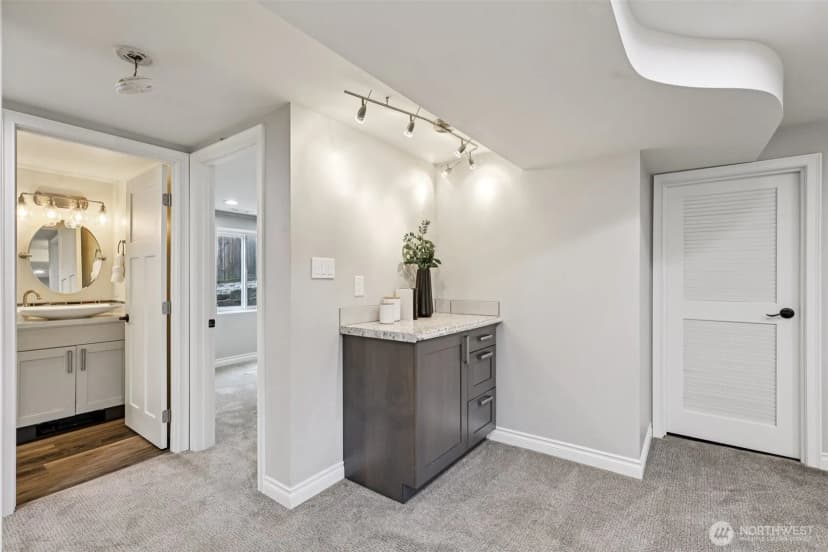 Property photo for 8258 Interlake Avenue N, Seattle photo 26