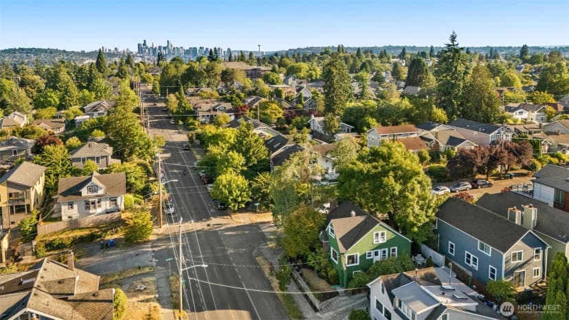 Property photo for 5803 Latona Avenue Ne, Seattle photo 22
