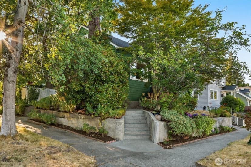 Property photo for 5803 Latona Avenue Ne, Seattle photo 14