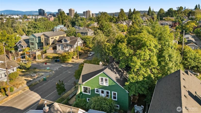 Property photo for 5803 Latona Avenue Ne, Seattle photo 29