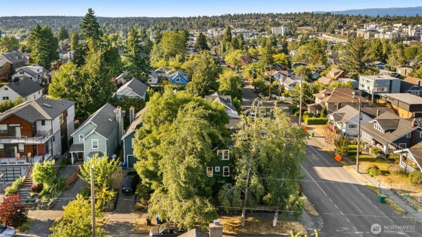 Property photo for 5803 Latona Avenue Ne, Seattle photo 15