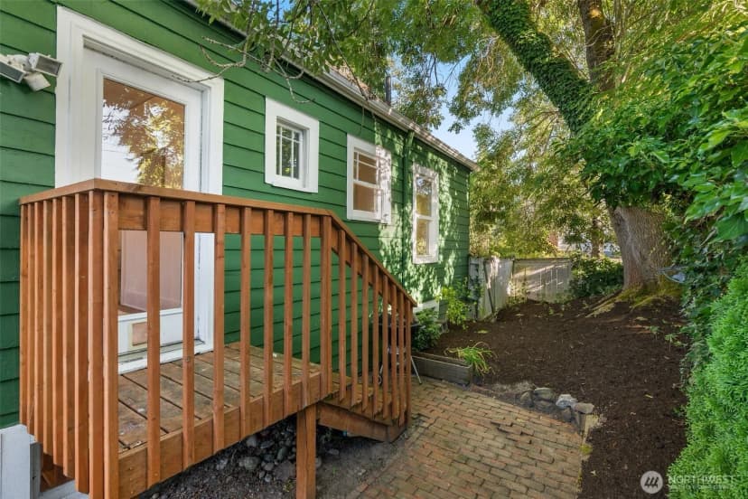 Property photo for 5803 Latona Avenue Ne, Seattle photo 33